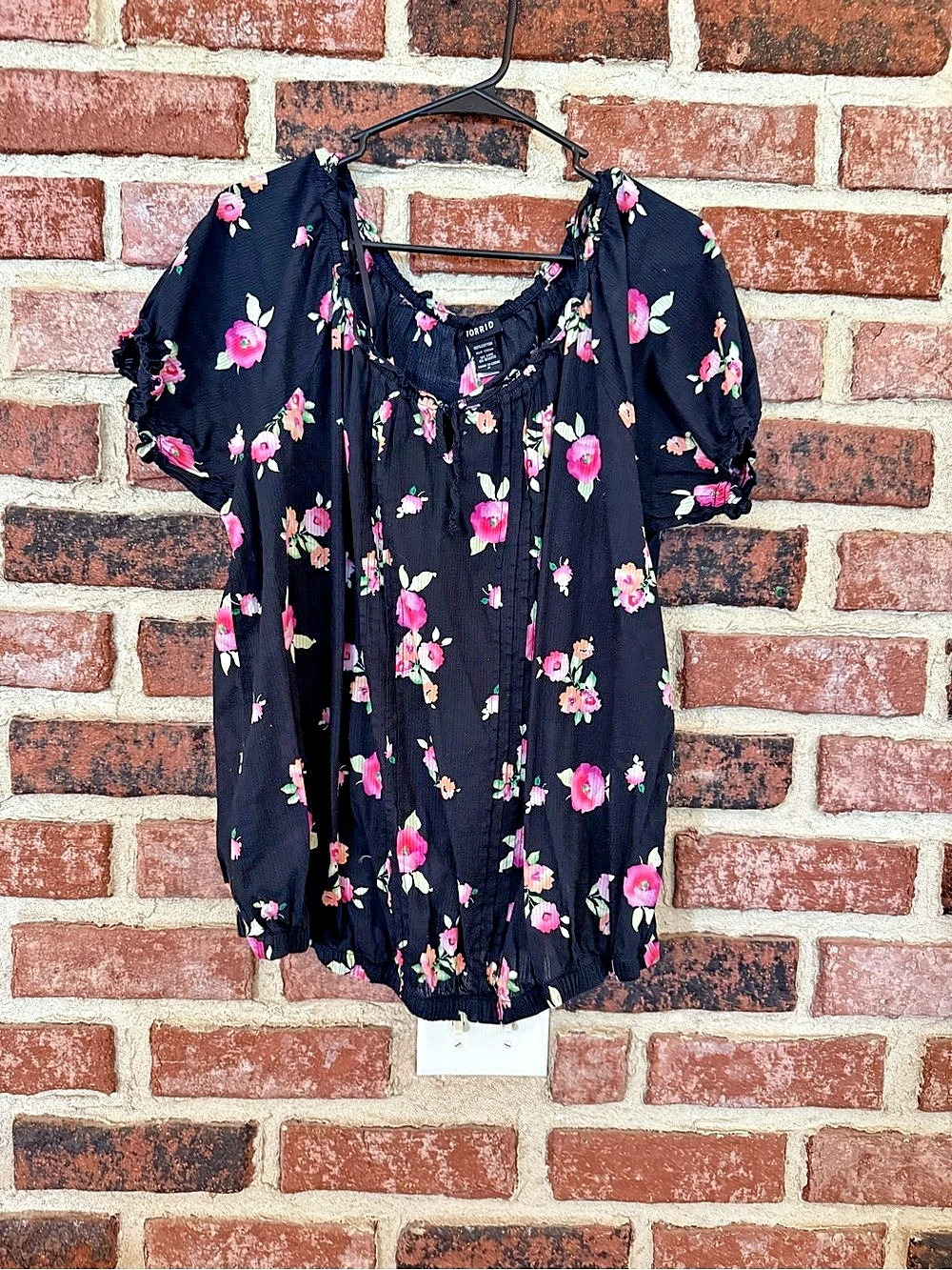 Torrid Floral Short Sleeve Blouse in Black Size 2